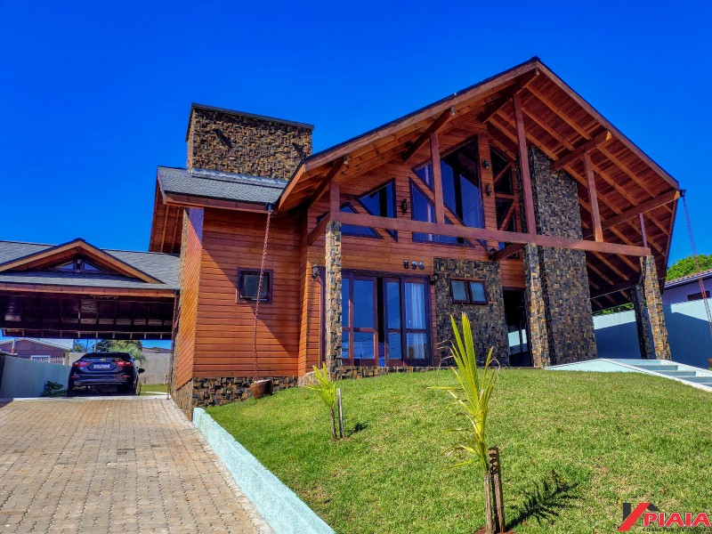 CASA ALTO PADRÃO / 253m²